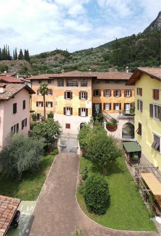 Ferienwohnung Dimora Storica Caproni Arco Exterior foto