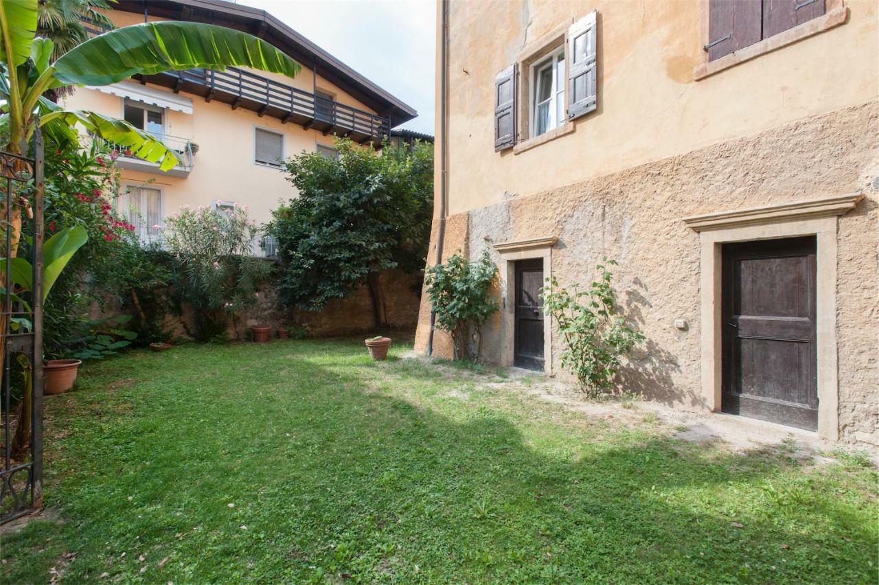 Ferienwohnung Dimora Storica Caproni Arco Exterior foto
