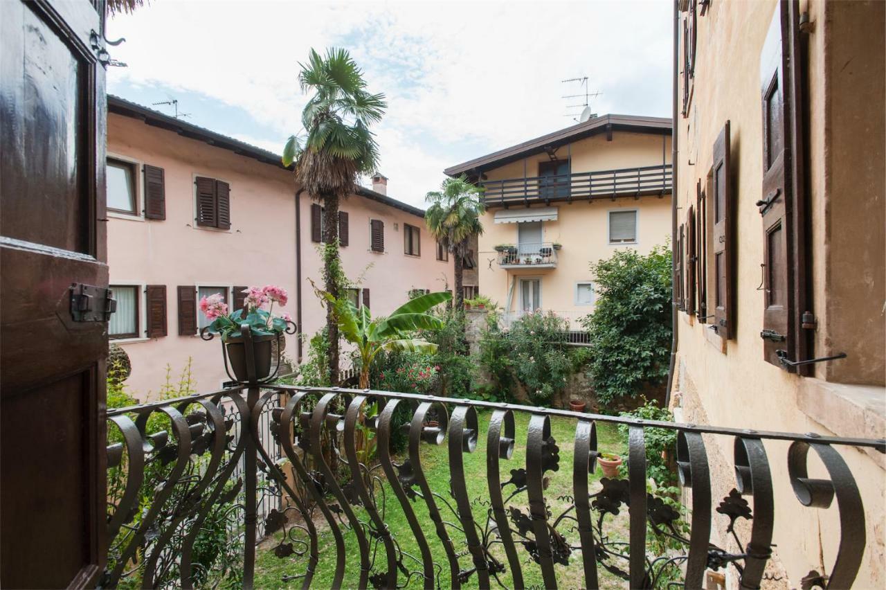 Ferienwohnung Dimora Storica Caproni Arco Exterior foto